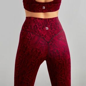 Buffbunny evolve jacquard legging - toxic reptilia print.